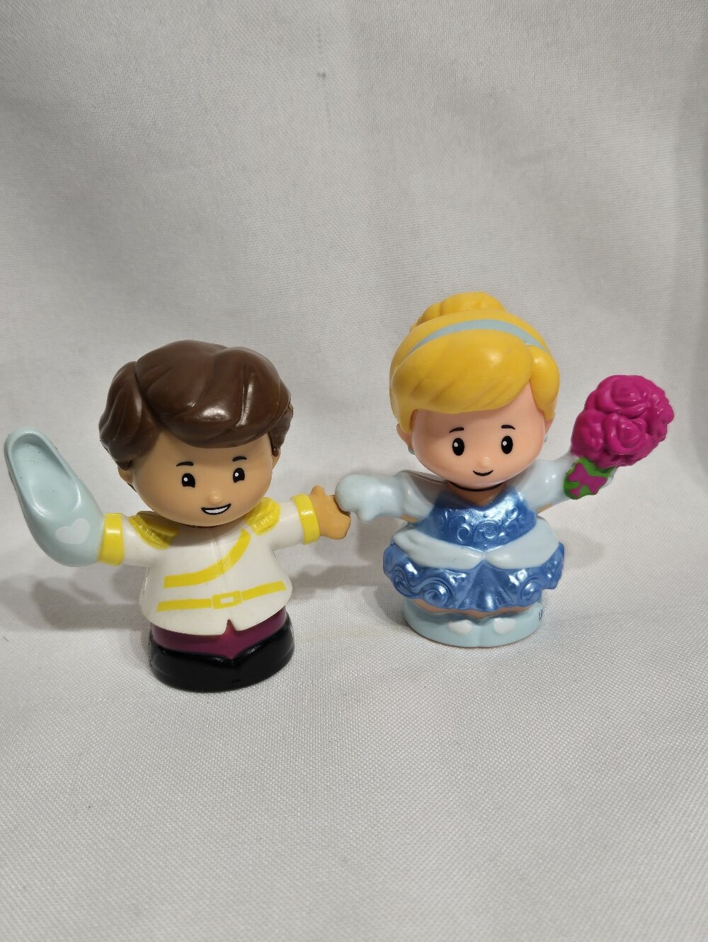 Fisher-Price Little People Disney Princess Cinderella and Prince Charming figure